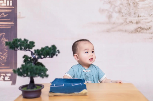 广州供卵包男孩二个月宝宝做哪些训练